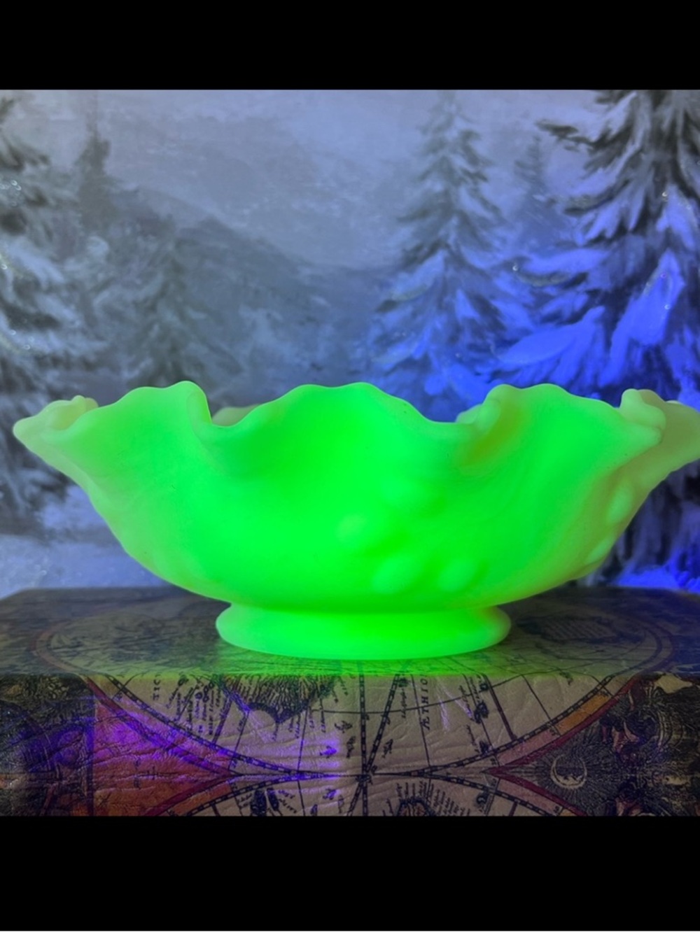 Fenton Custard Glass Medallion Bowl – Raised Floral Medallions | UV Reactive